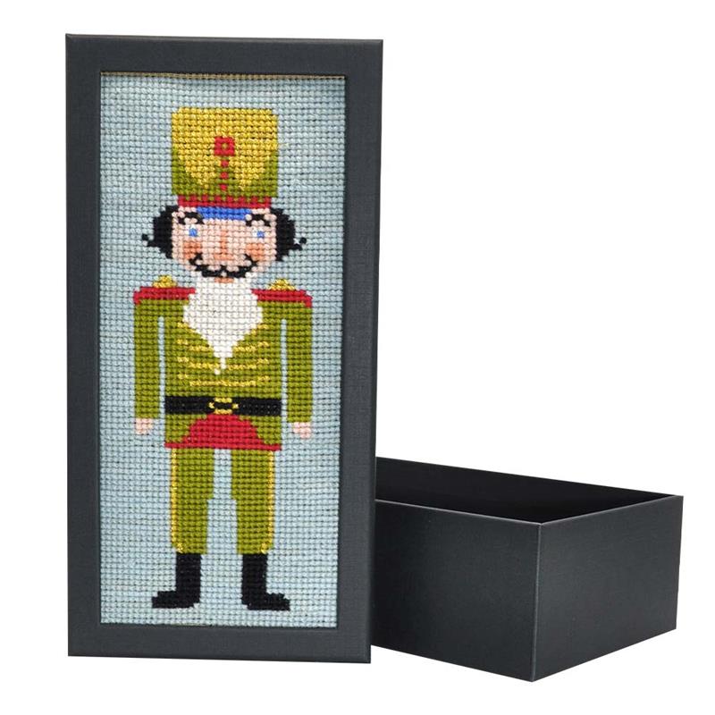 Nøddeknækker grøn, Æske